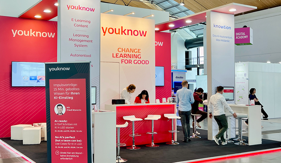 Der Stand von youknow, noch ohne Besucher